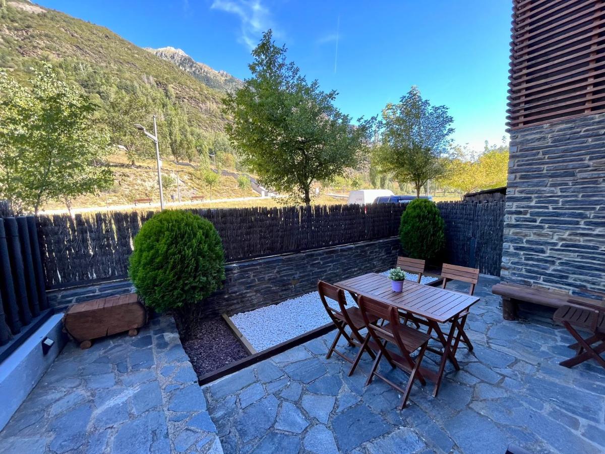 B49 - Bajo Con Jardin Peguera - Villmor * Benasque