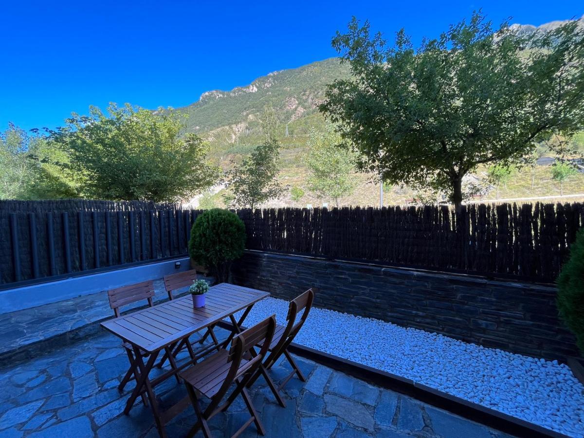B49 - Bajo Con Jardin Peguera - Villmor * Benasque